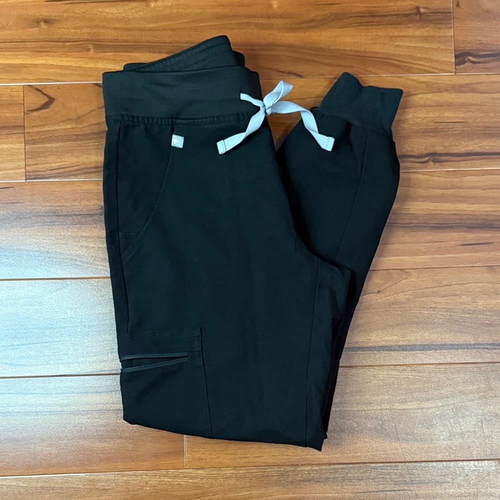Figs Women’s Black Zamora Jogger Pants